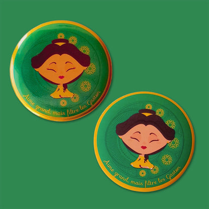 Magnet Mantrâme Chakra du Cœur – Illustration inspirée avec mantra “Aime grand, mais filtre les Gaston